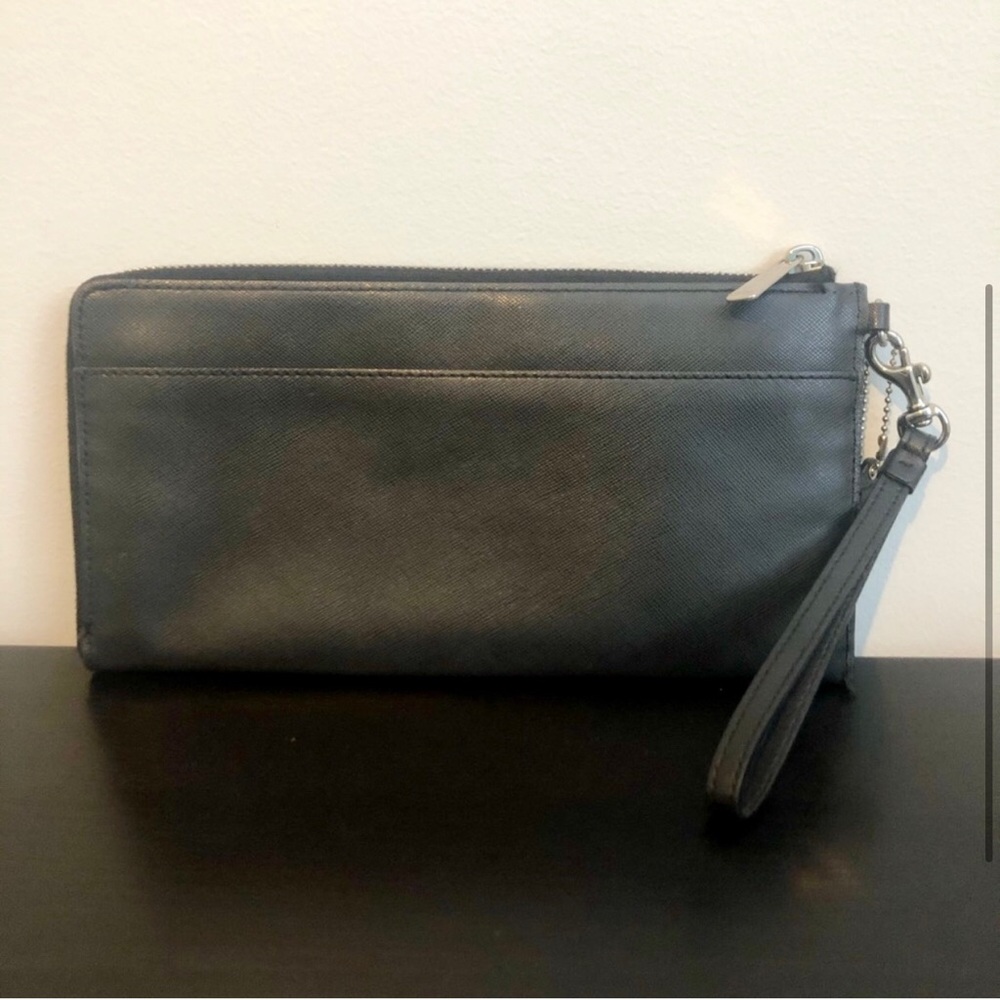 Coach Extra Large Leather Wristlet Wallet - Picture 6 of 7